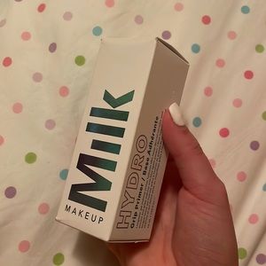 Milk hydro grip primer